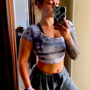 Black/gray tie dye crop top size small
